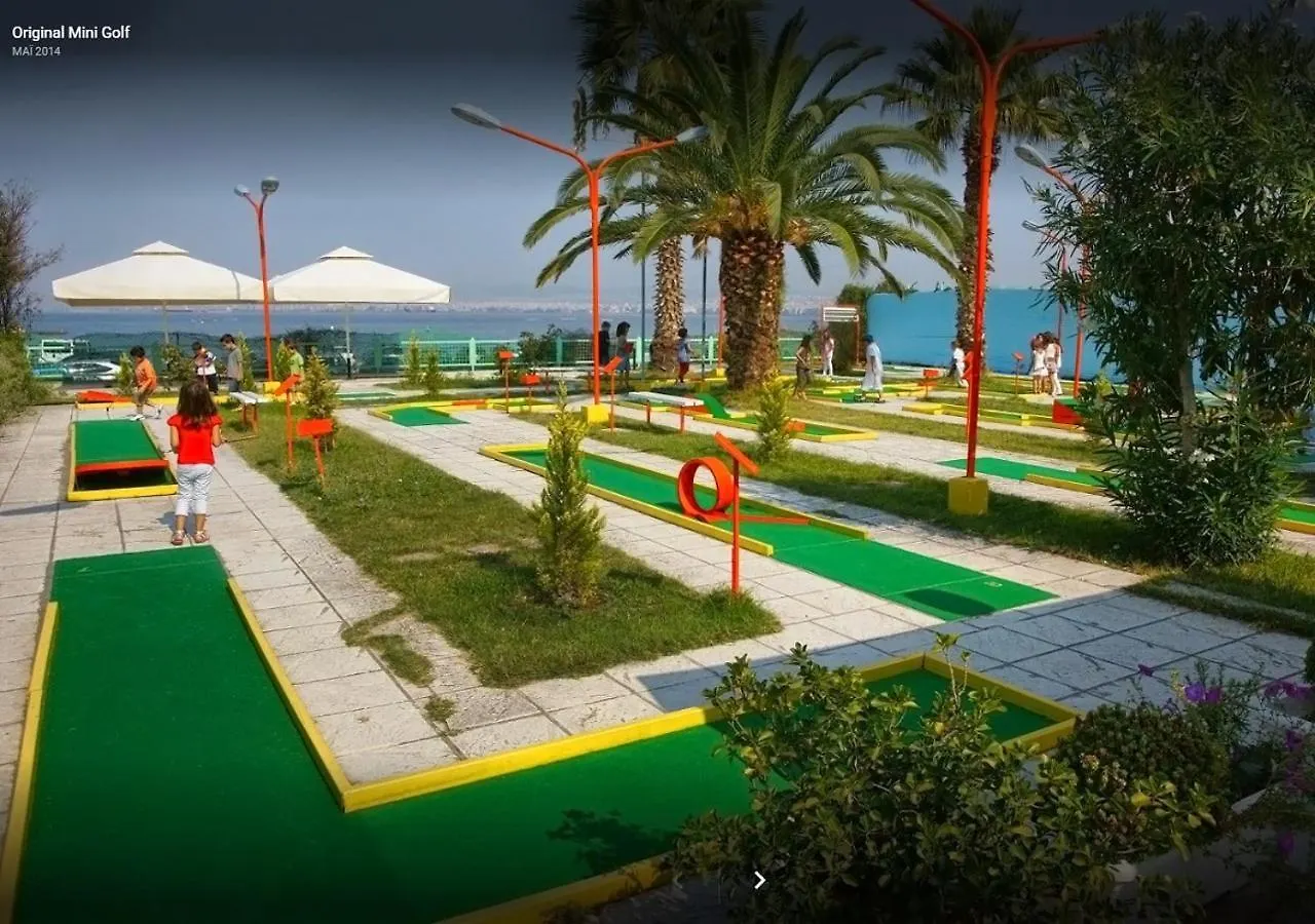 Seafront Family Apartment & Free Parking, The Cruiseflat Thessaloniki 0*,  Griechenland