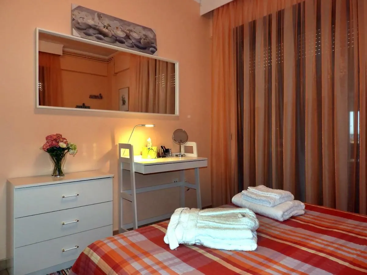 Seafront Family Apartment & Free Parking, The Cruiseflat 테살로니키